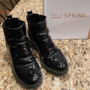 Rain boot paten leather bootie